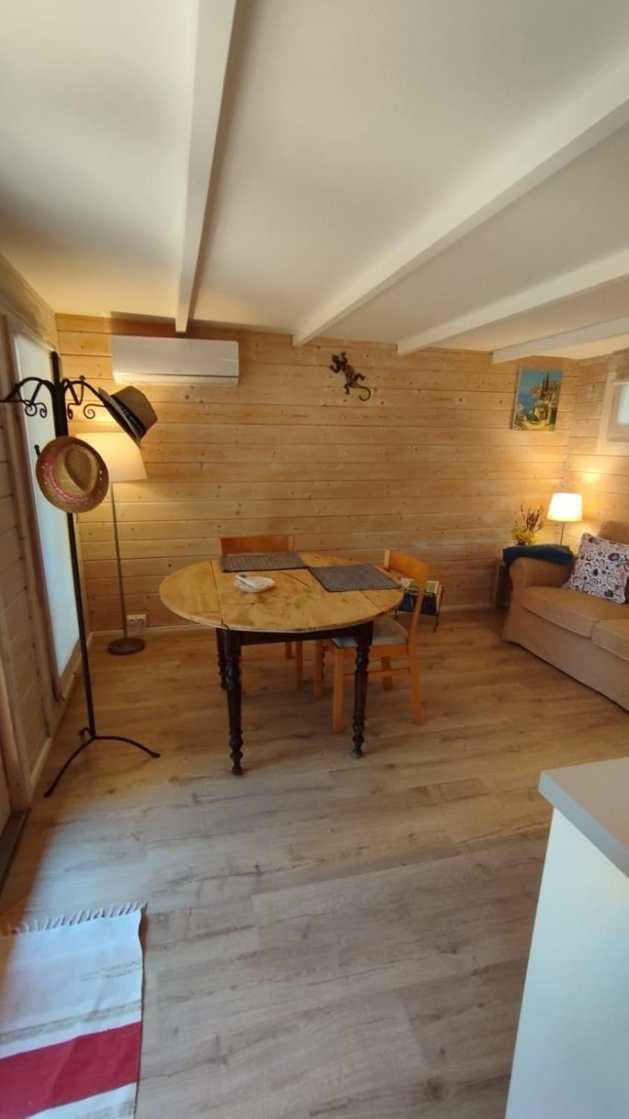 La Bergerie Des Colles Bed & Breakfast Entrecasteaux Екстериор снимка