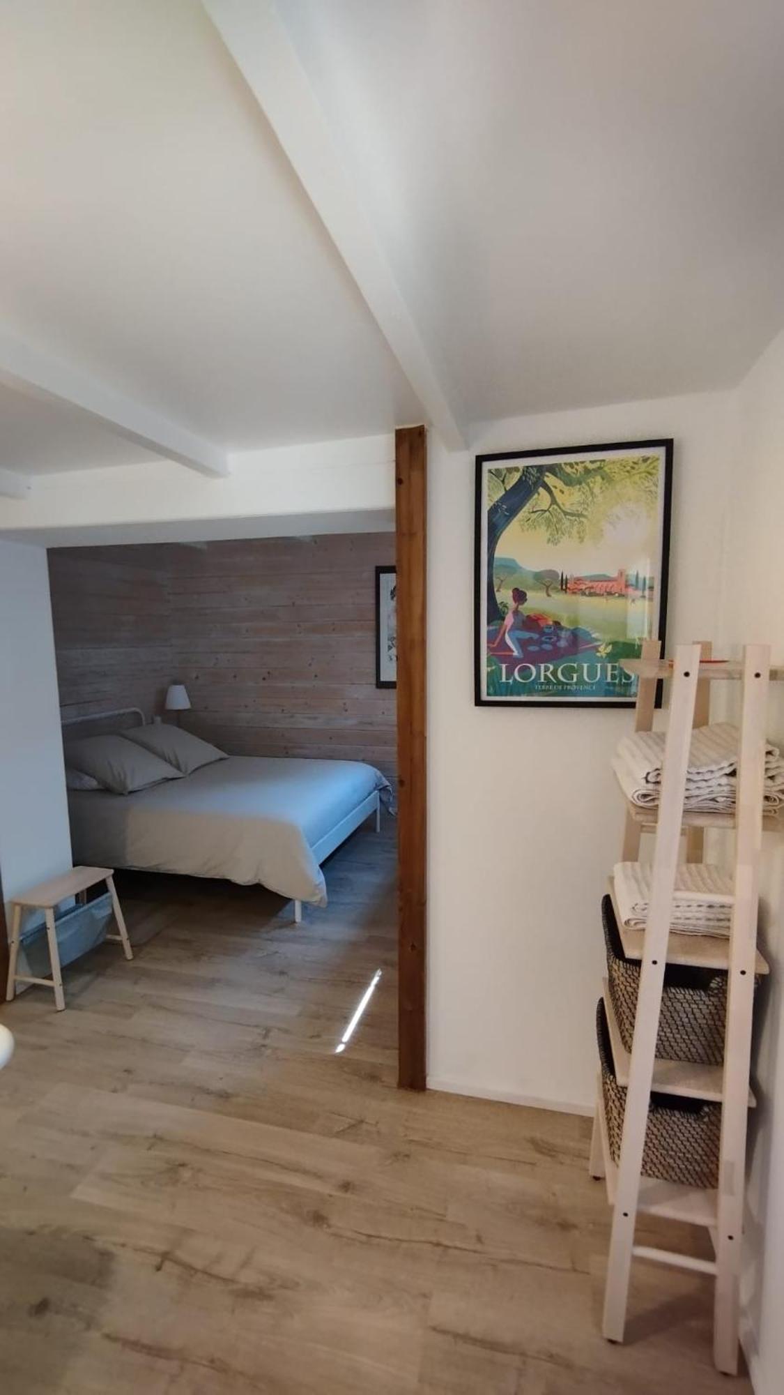 La Bergerie Des Colles Bed & Breakfast Entrecasteaux Екстериор снимка
