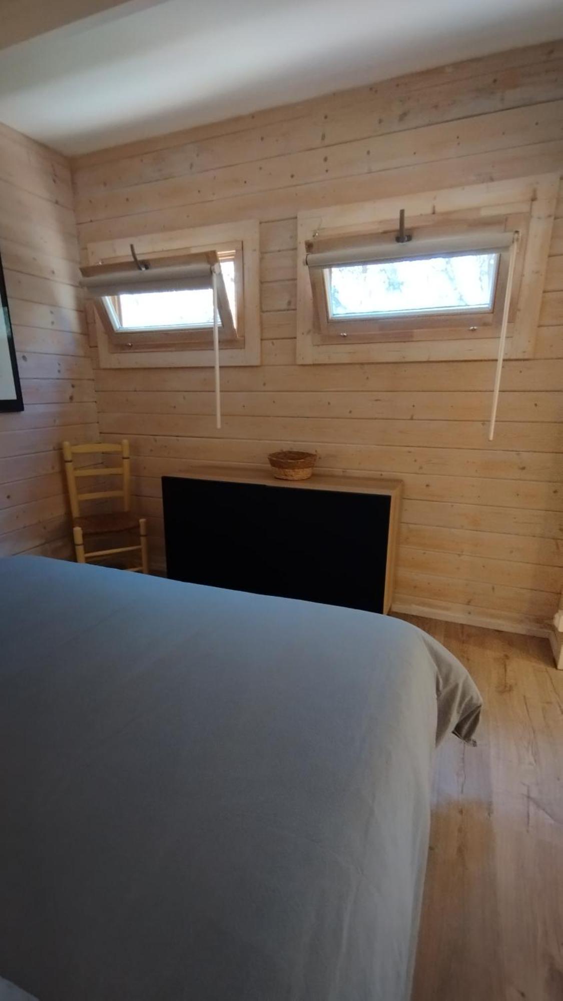 La Bergerie Des Colles Bed & Breakfast Entrecasteaux Екстериор снимка