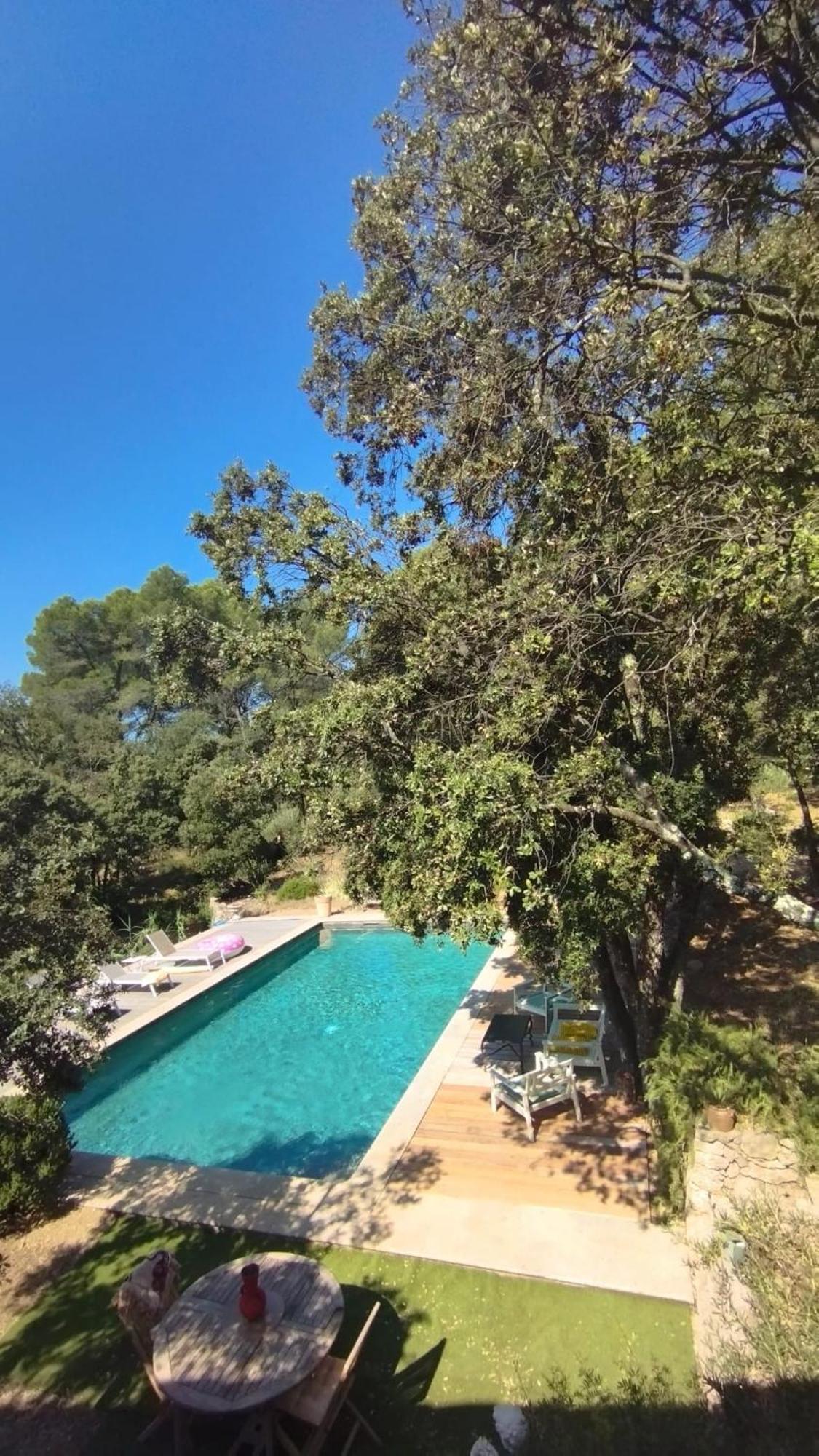 La Bergerie Des Colles Bed & Breakfast Entrecasteaux Екстериор снимка