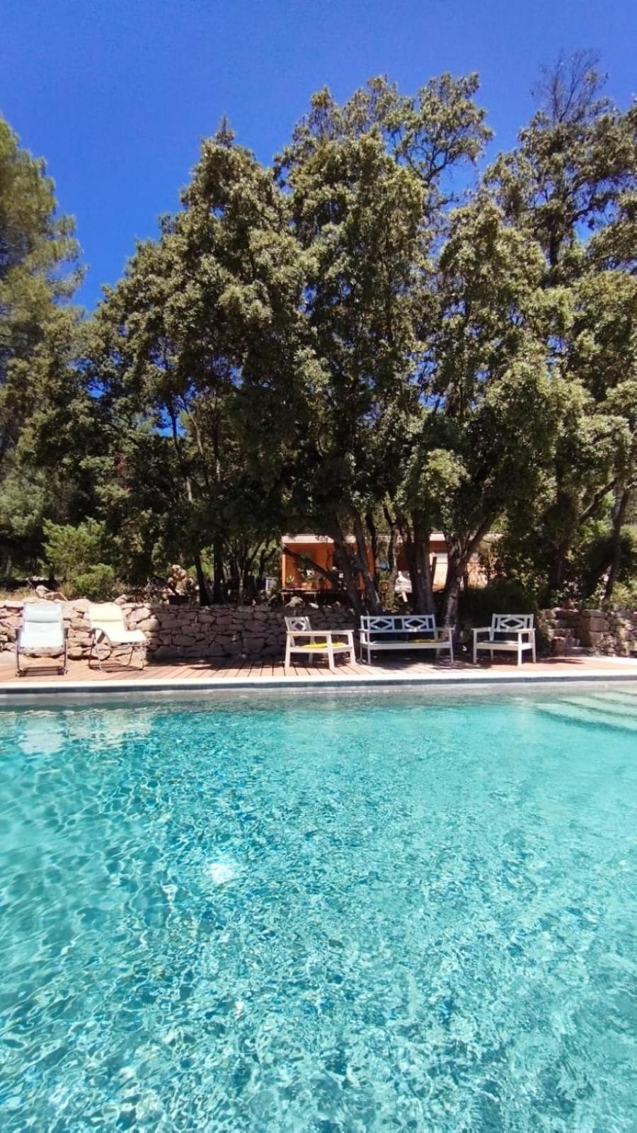 La Bergerie Des Colles Bed & Breakfast Entrecasteaux Екстериор снимка