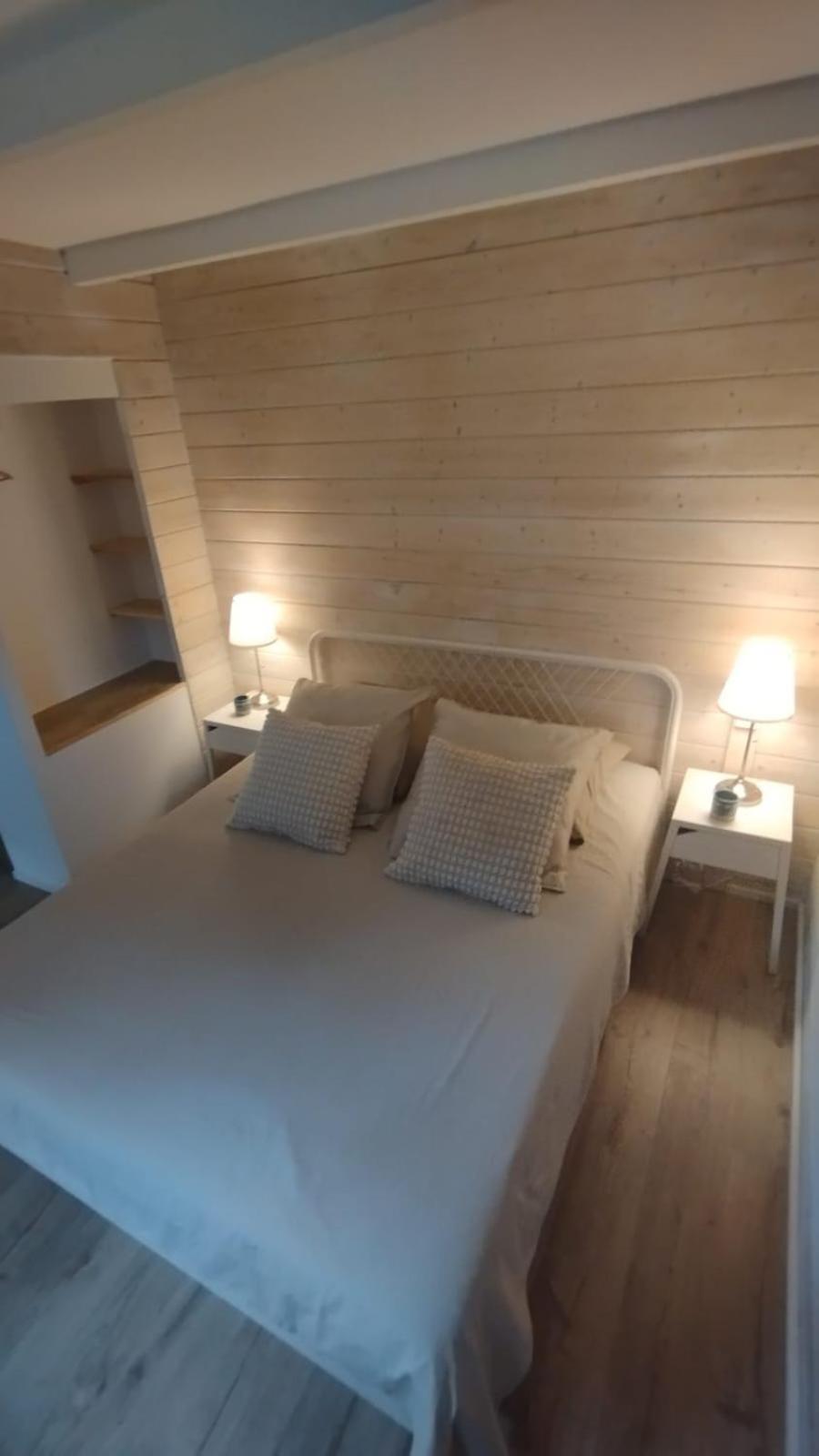 La Bergerie Des Colles Bed & Breakfast Entrecasteaux Екстериор снимка